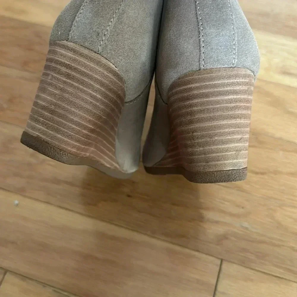 TOMS Wedge Bootie size 5.5